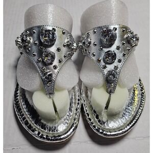 Marc Fisher Gissel Silver Metallic Crystal Studded Thong Flat Sandals Womens 5 M